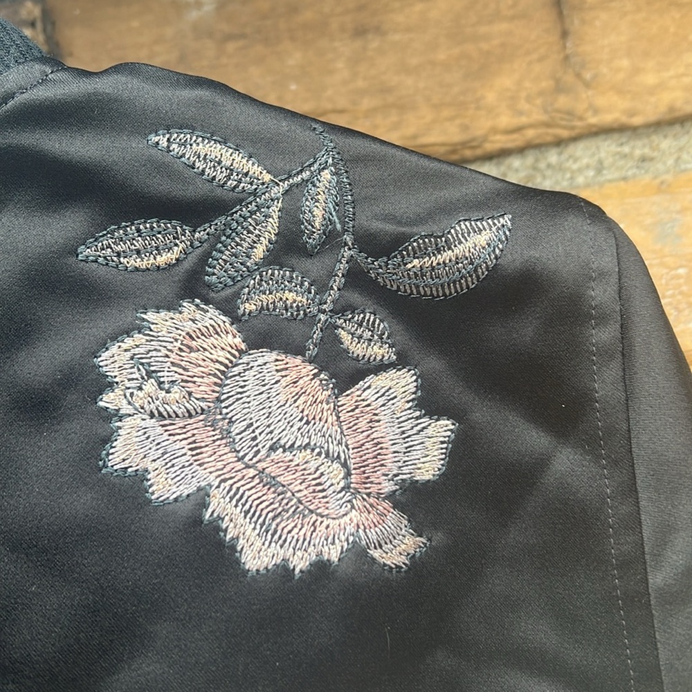 Cute vs jacket - Picture 10 of 14